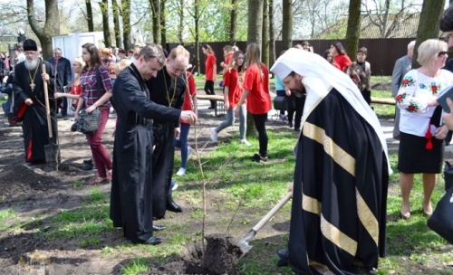 Глава УГКЦ Святослав і Блаженніший Любомир у заповіднику Тараса Шевченка посадили іменні дуби